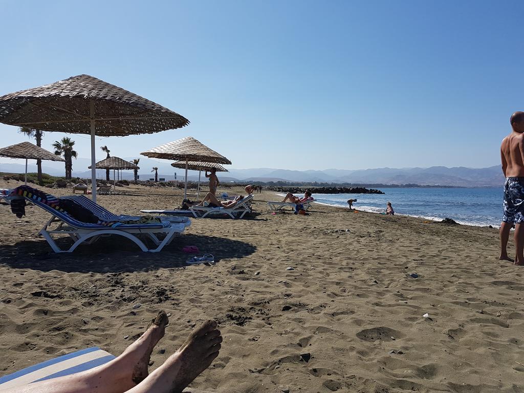 Aphrodite Beachfront Penthouse Apartment Ghaziveran Bagian luar foto